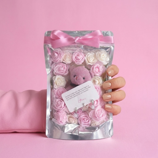 Luveo RoseBear – Blush Edition (Pembe–Beyaz Çiçek)